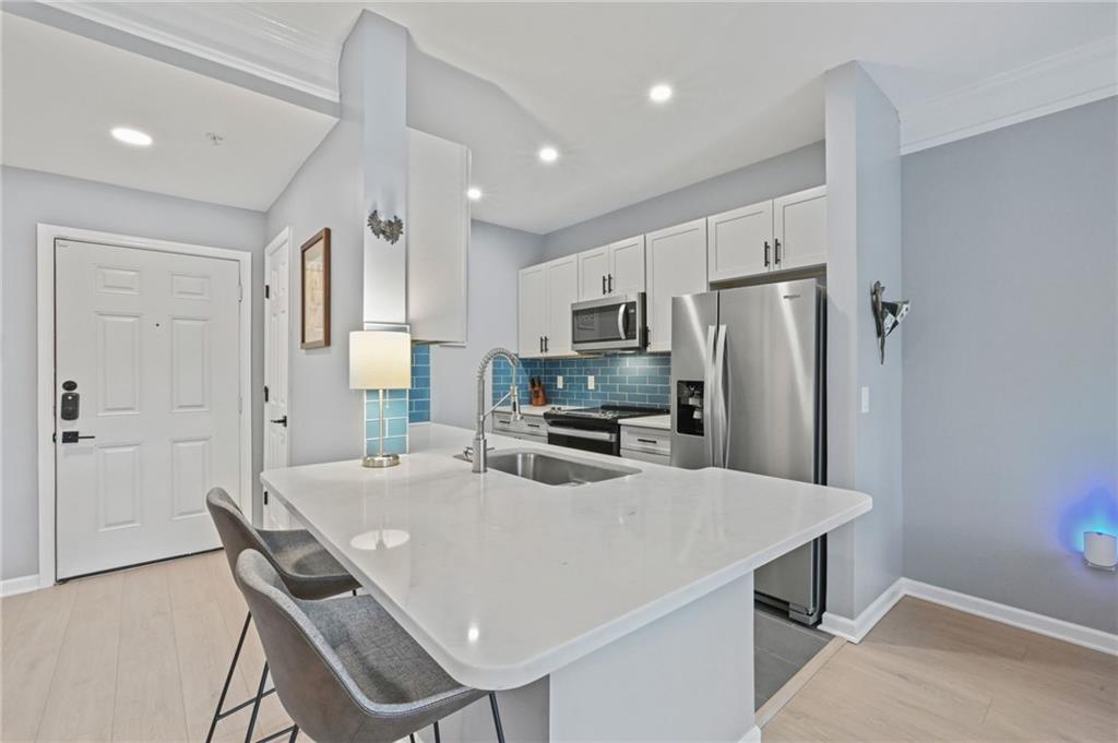 2700 Pine Tree Road NE Unit 2305