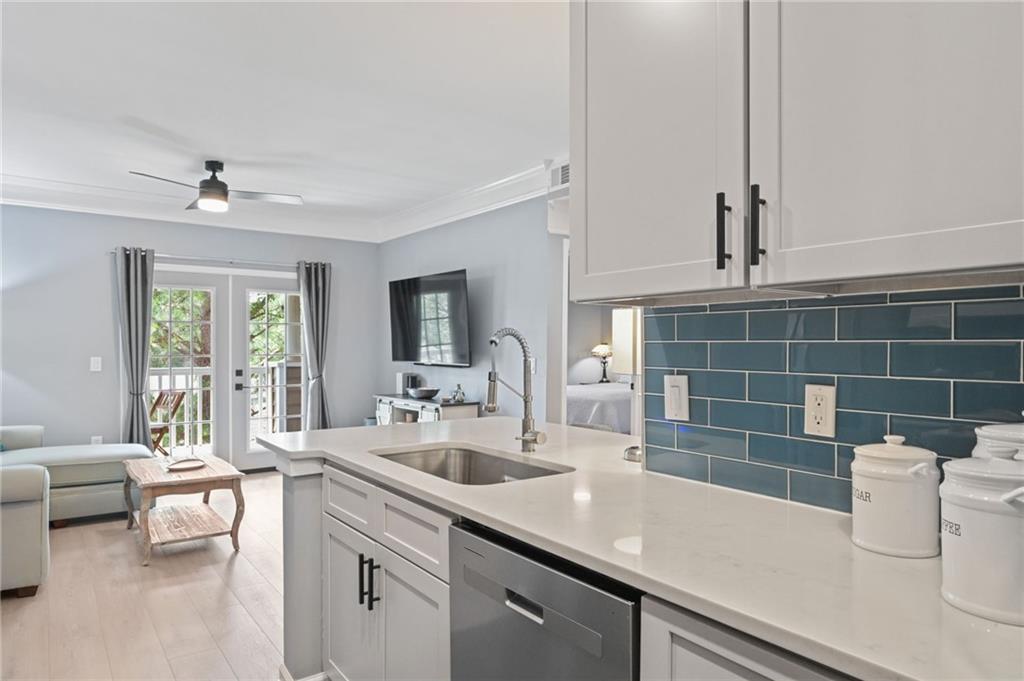 2700 Pine Tree Road NE Unit 2305
