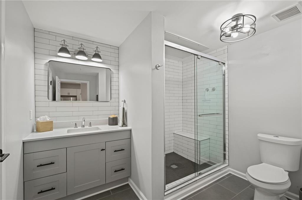 2700 Pine Tree Road NE Unit 2305