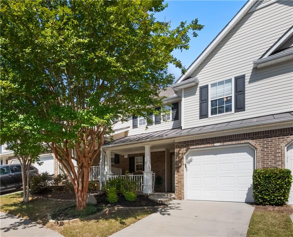 415 Red Coat Lane