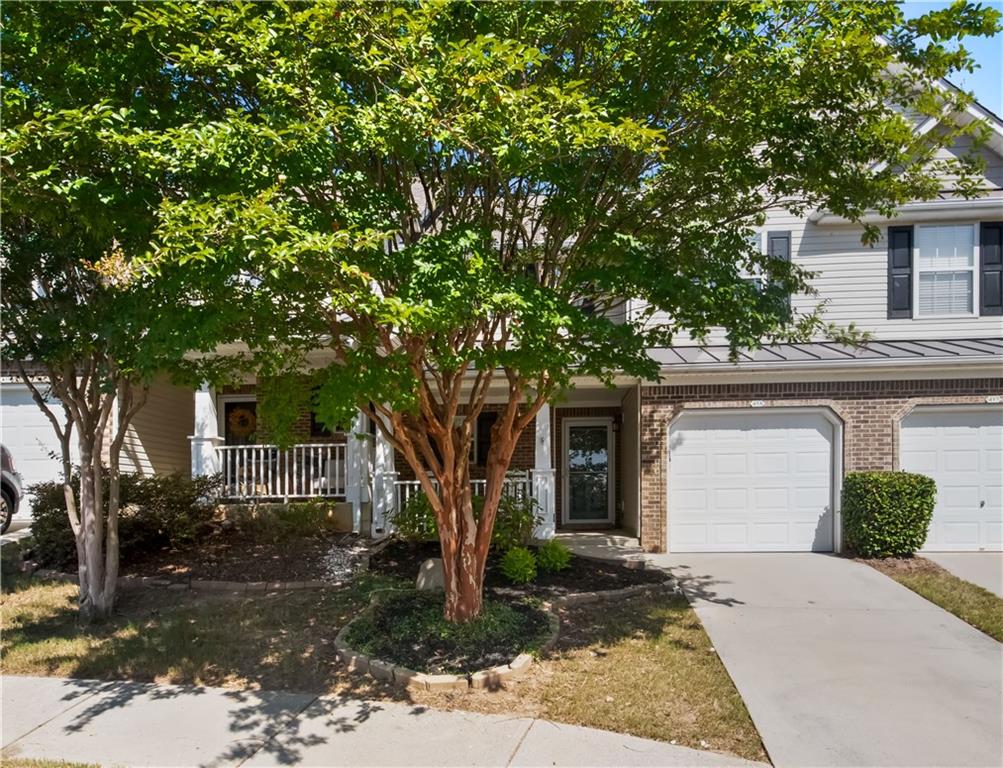 415 Red Coat Lane