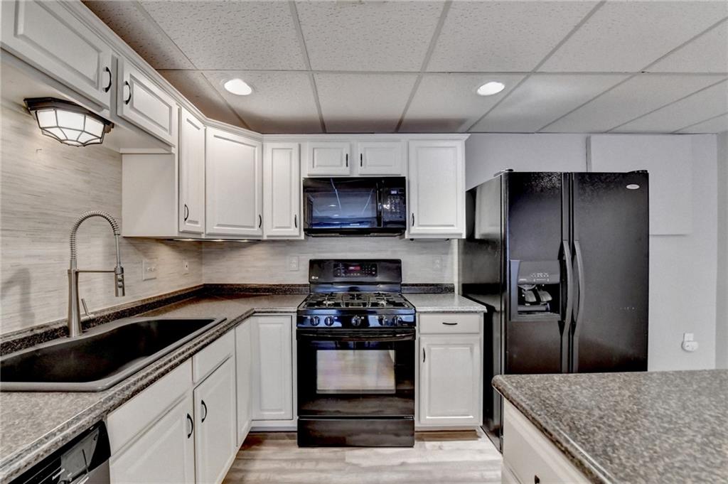 208 Hickory Ridge