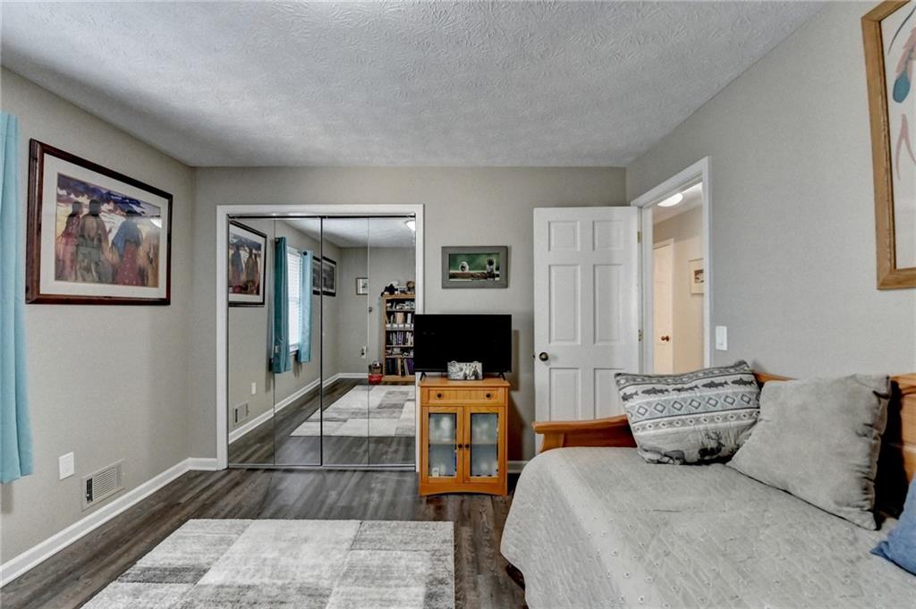 208 Hickory Ridge