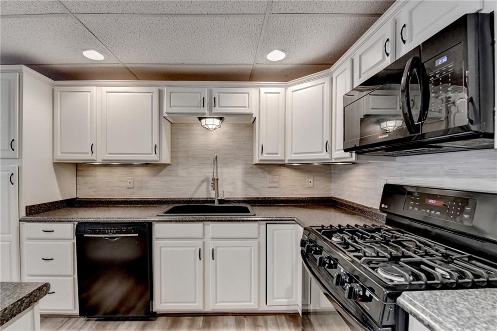 208 Hickory Ridge