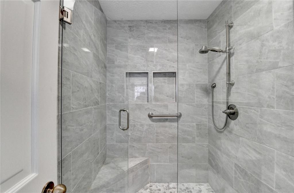 208 Hickory Ridge