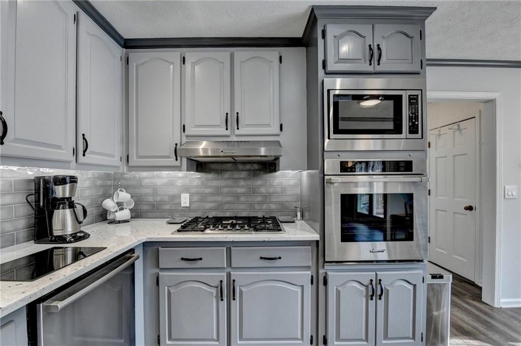 208 Hickory Ridge