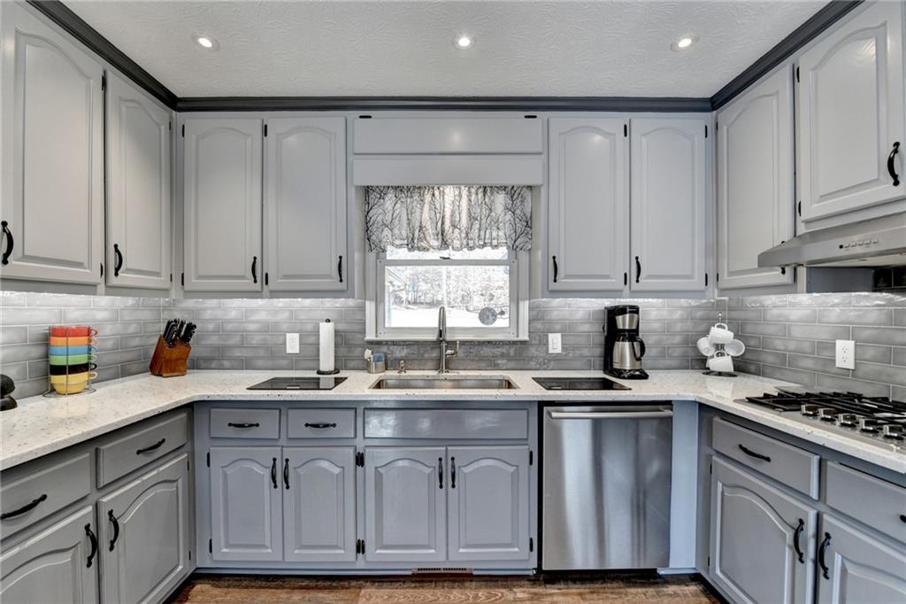 208 Hickory Ridge