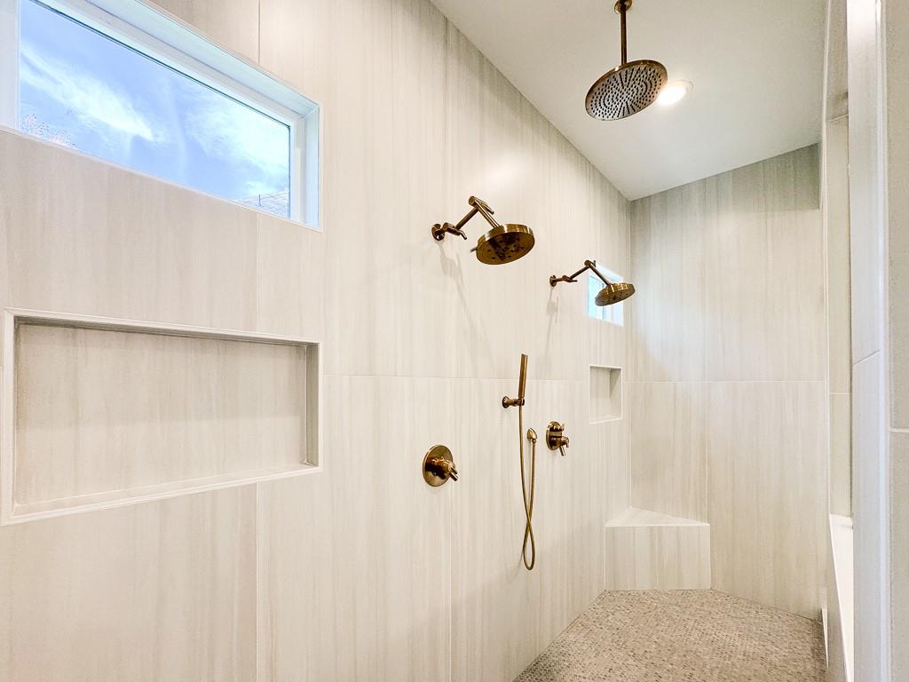 1310 Rumson Lane