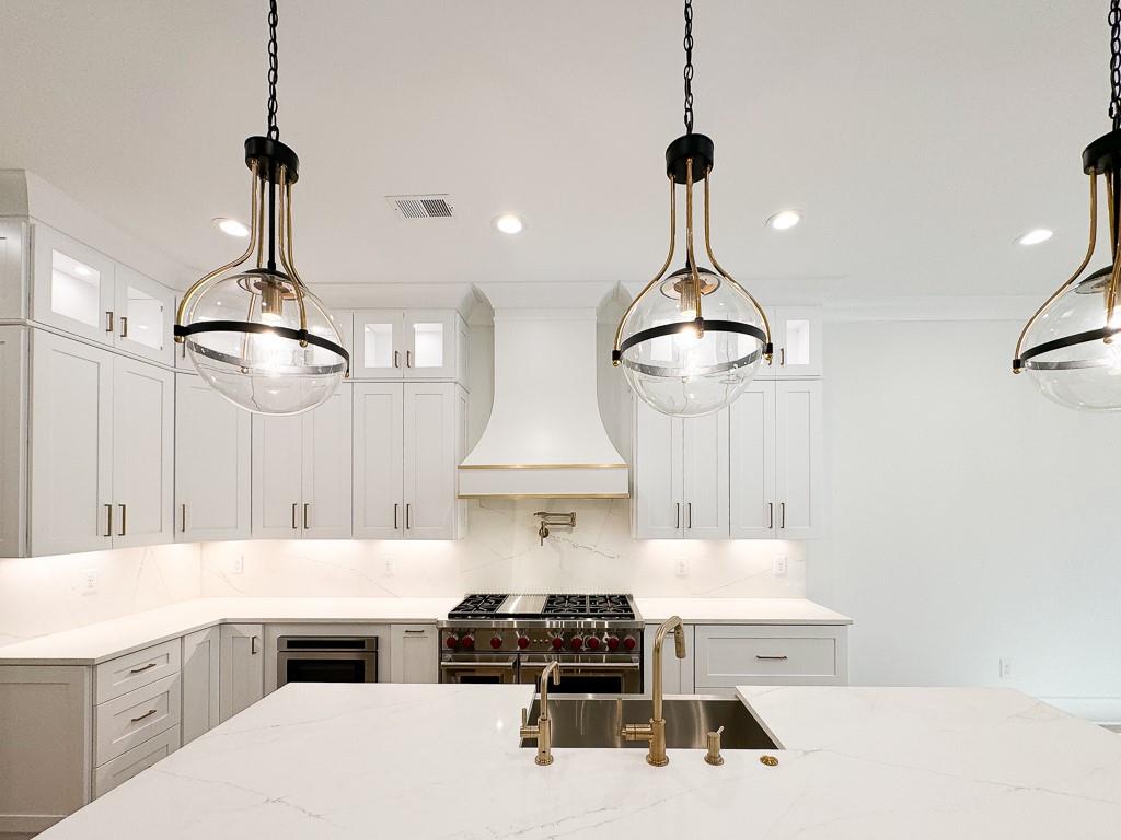 1310 Rumson Lane