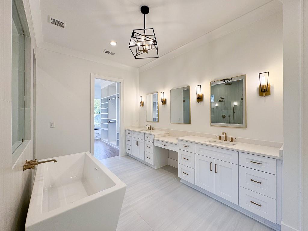 1310 Rumson Lane