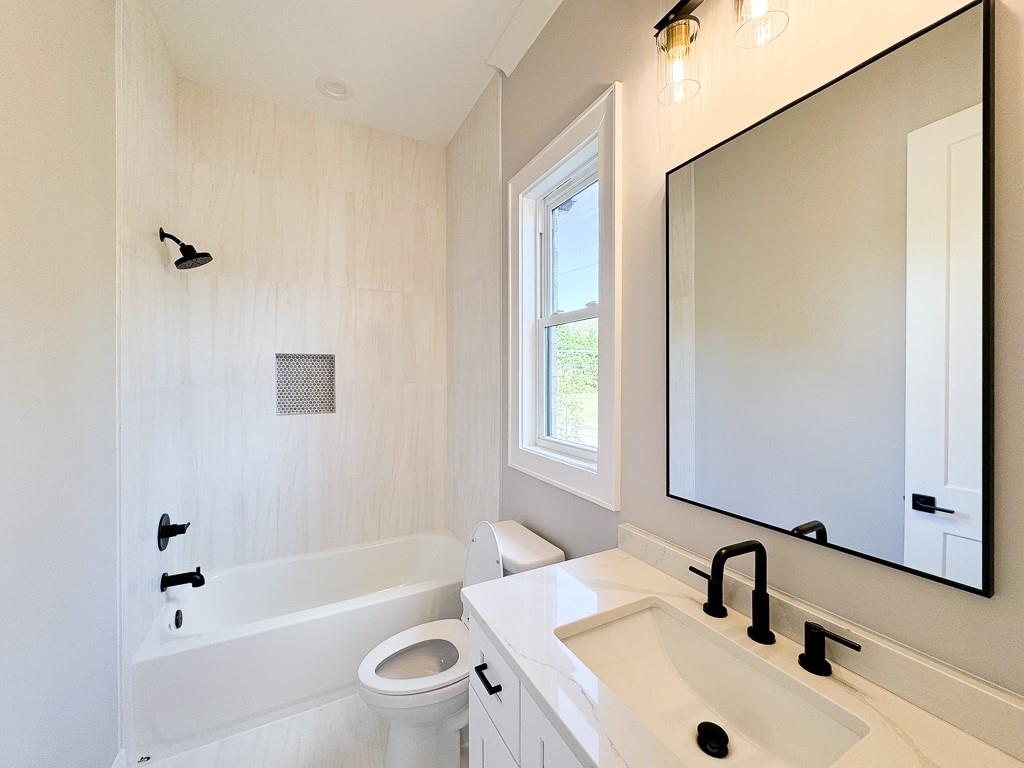 1310 Rumson Lane