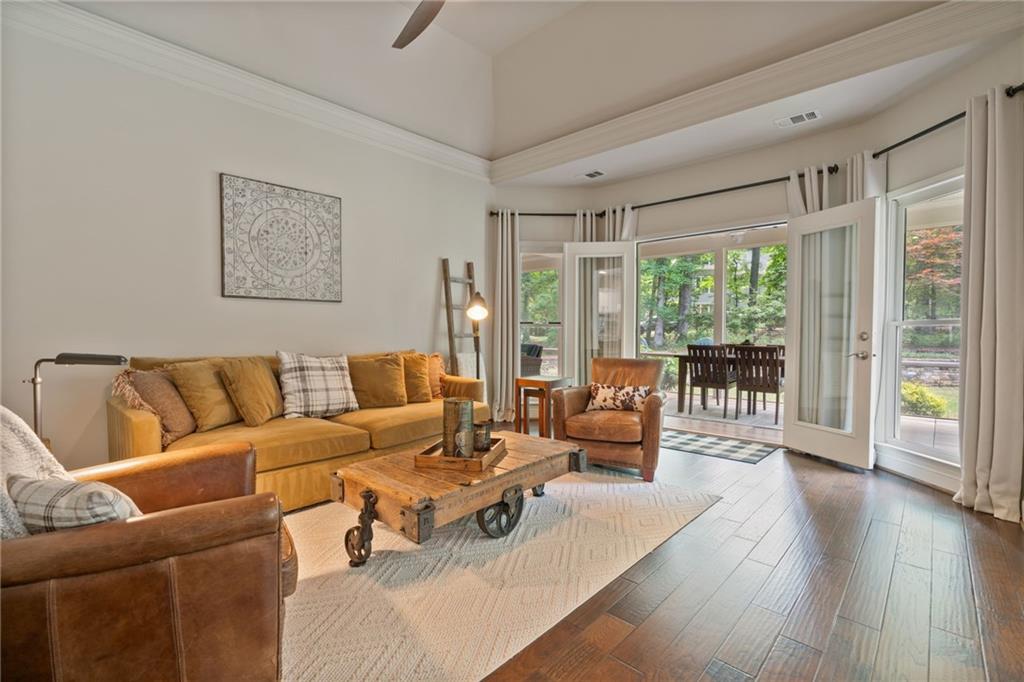 410 Longwood Lane