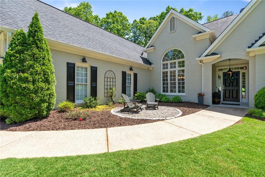 410 Longwood Lane
