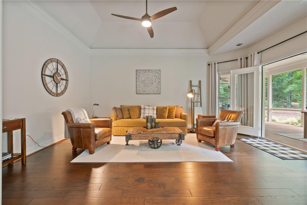410 Longwood Lane