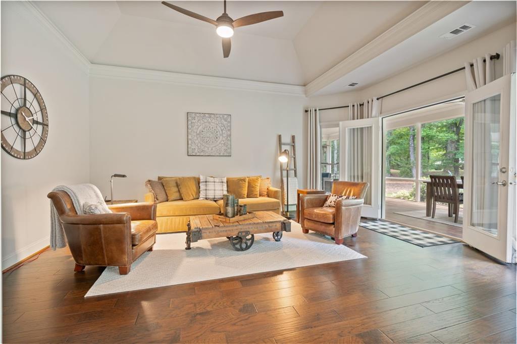 410 Longwood Lane