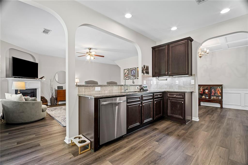 5575 Hedge Brook Drive