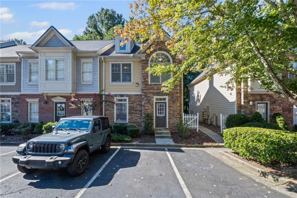 1225 Harris Commons Place