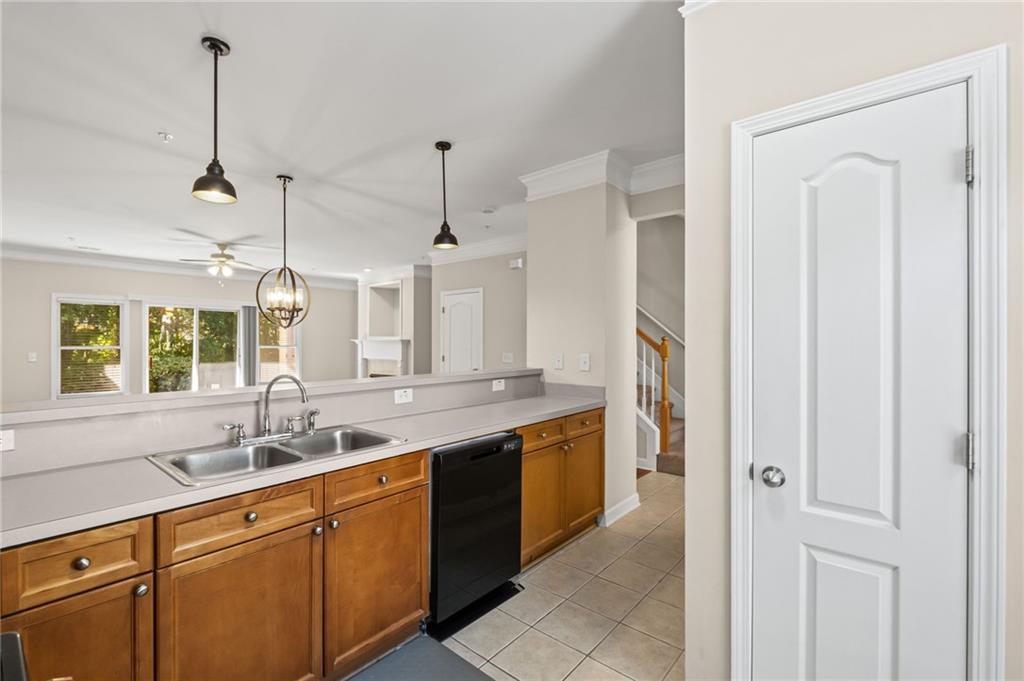 1225 Harris Commons Place