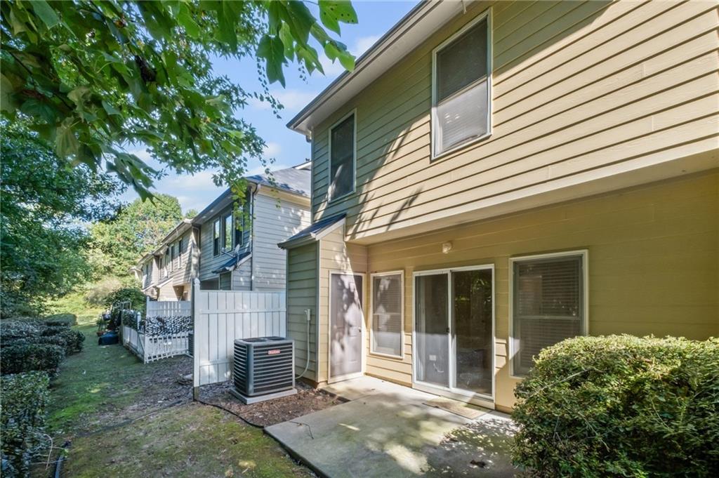 1225 Harris Commons Place