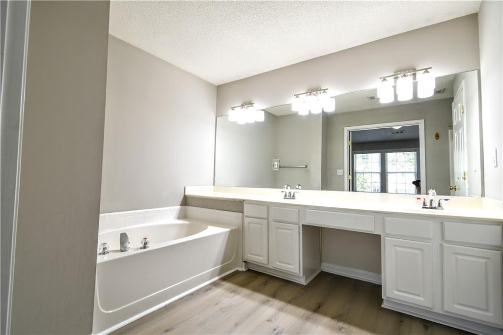 3905 Timbercreek Circle