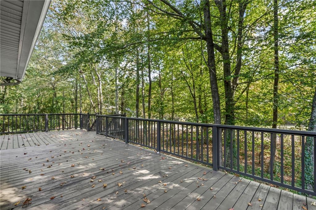 100 Knollwood Lane