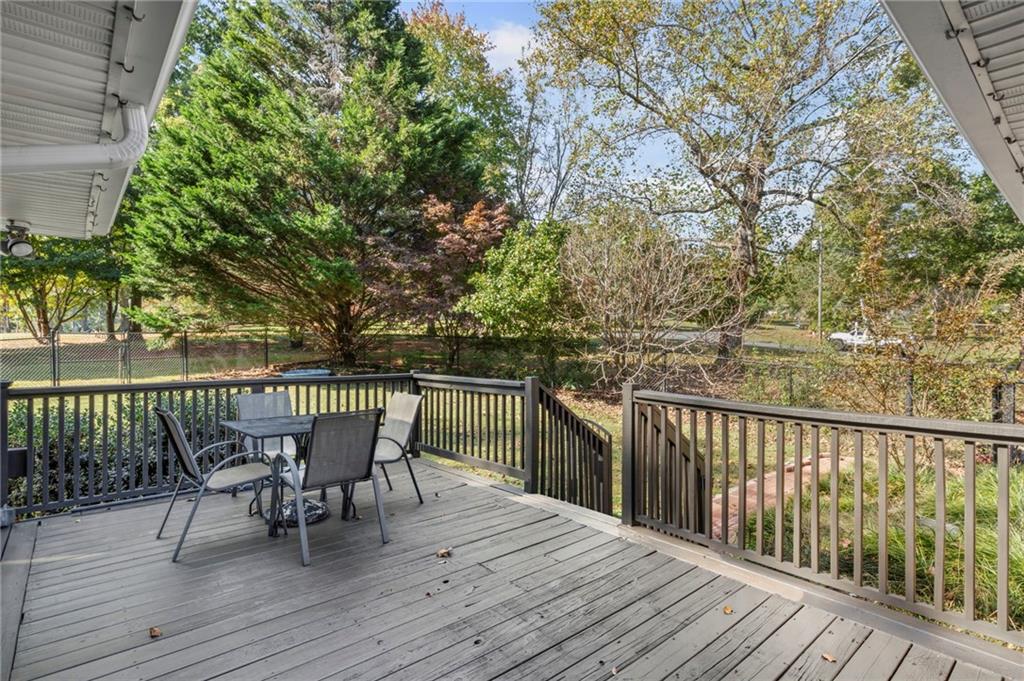100 Knollwood Lane