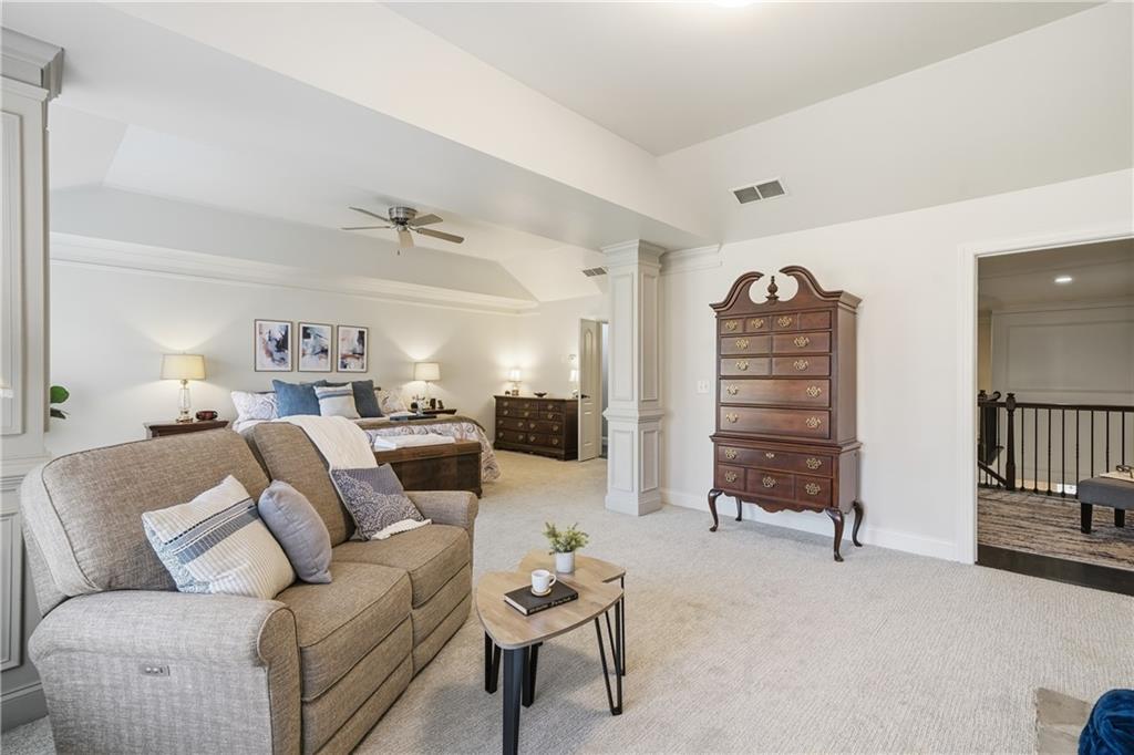 2642 Long Pointe