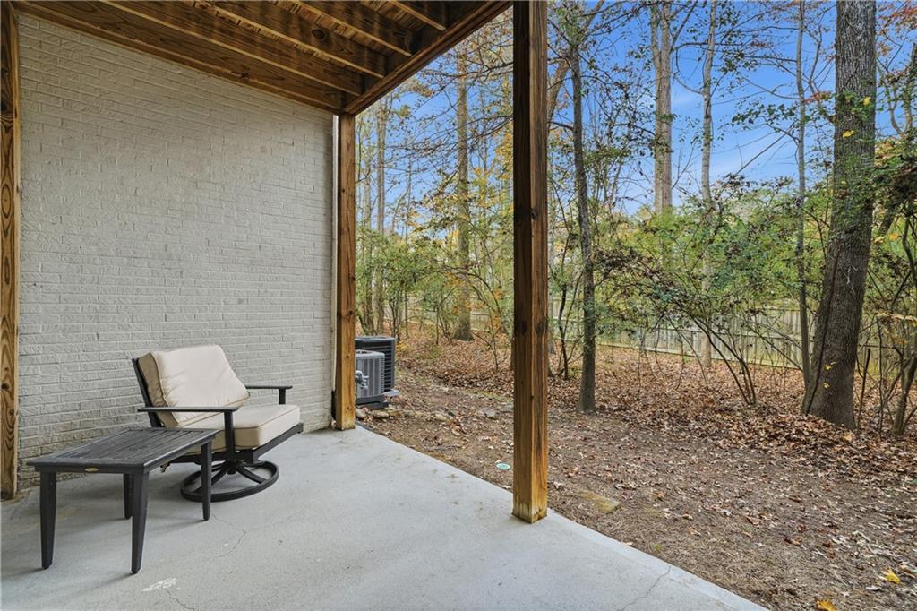 2642 Long Pointe