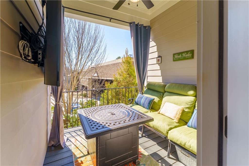 225 Briscoe Way