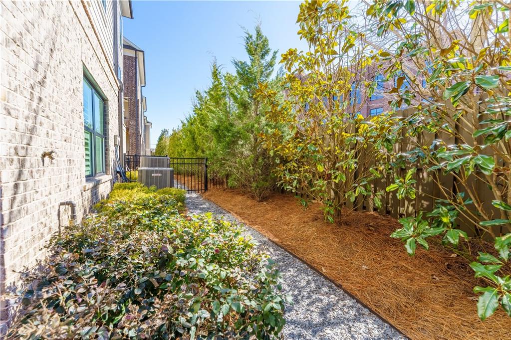 225 Briscoe Way