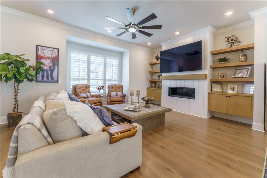 225 Briscoe Way