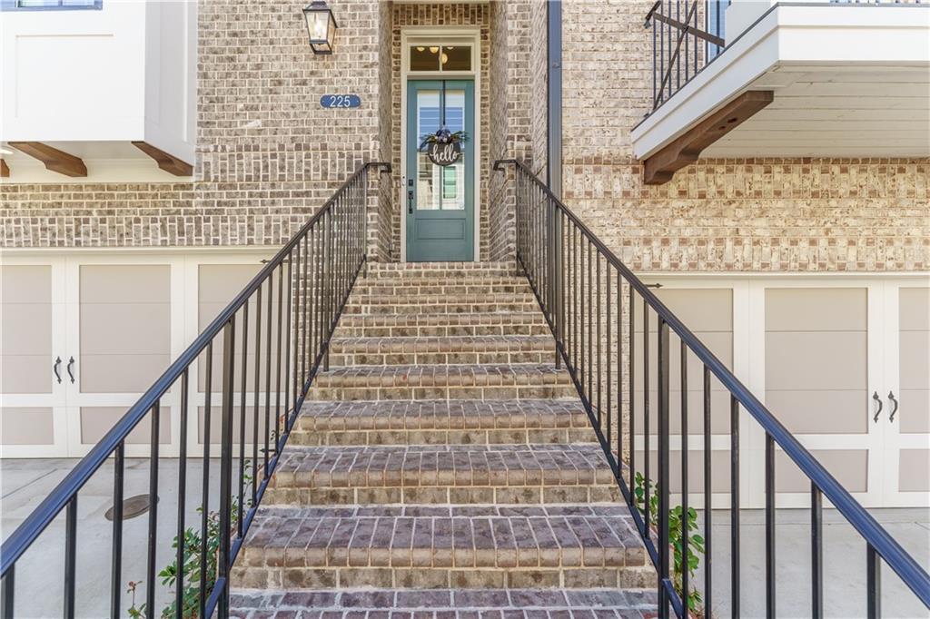 225 Briscoe Way