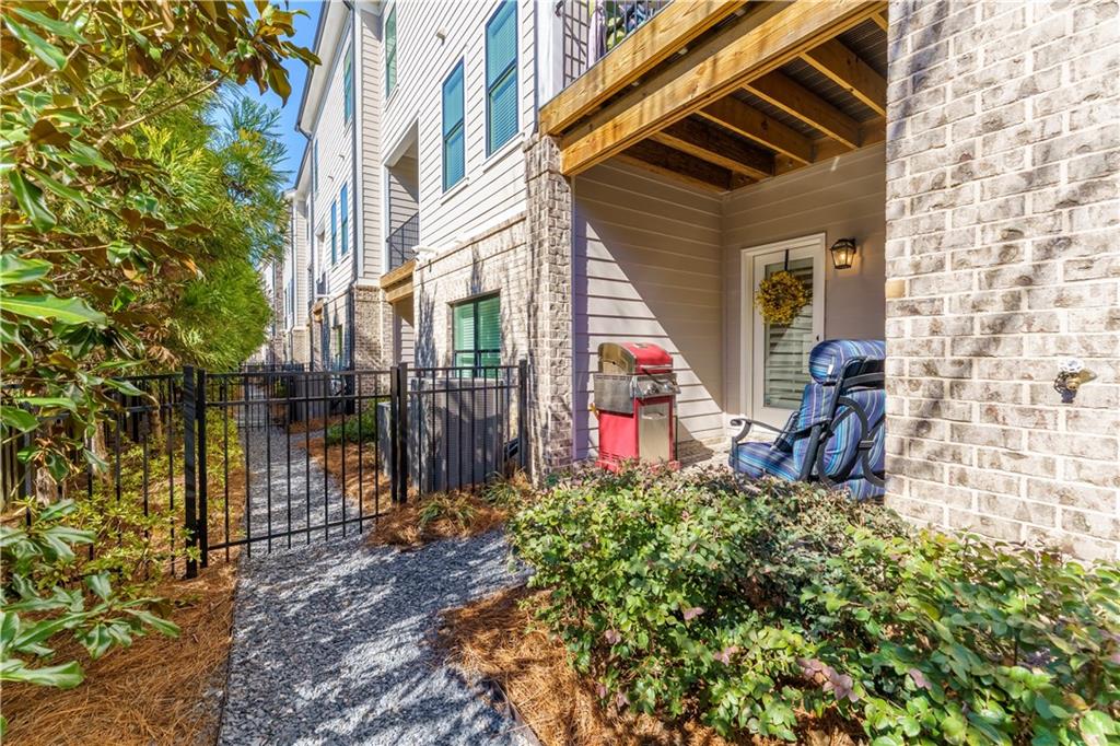 225 Briscoe Way