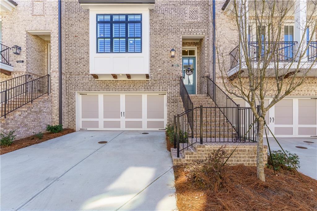 225 Briscoe Way