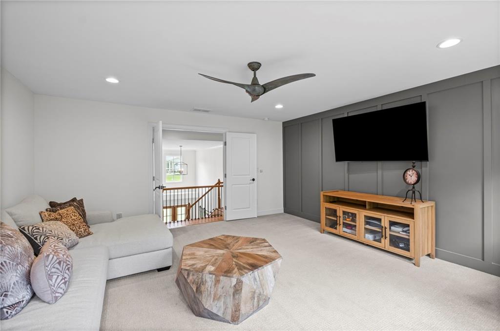 126 White Oak