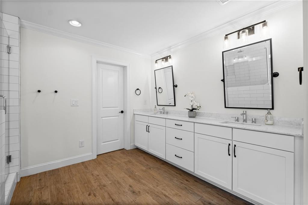 126 White Oak
