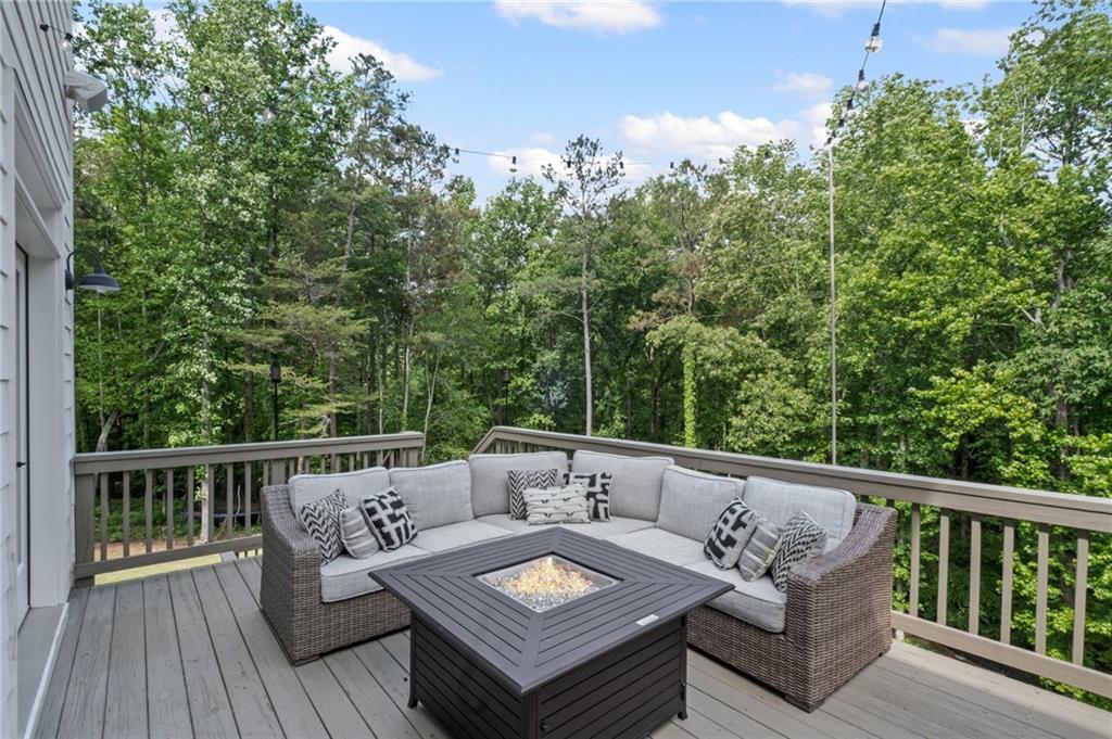 126 White Oak