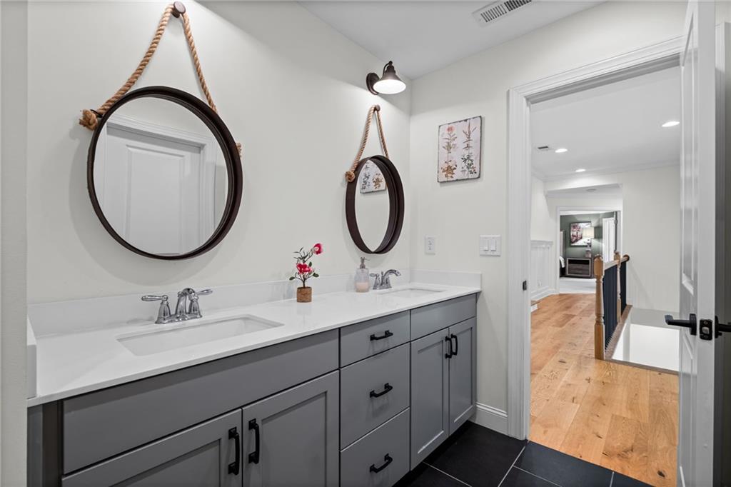 126 White Oak