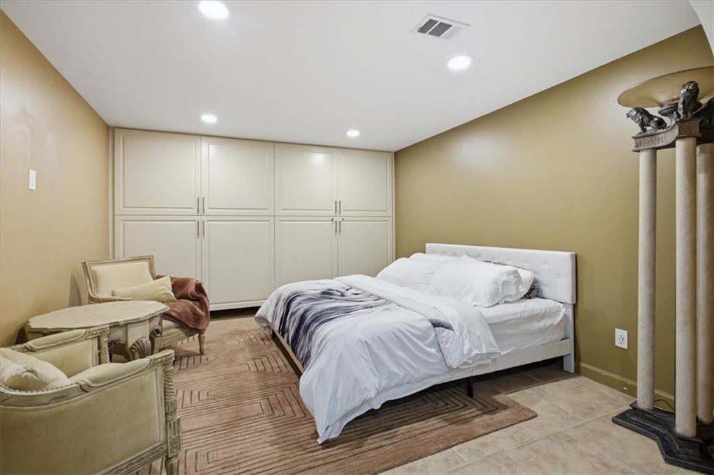 4900 Walnut Grove