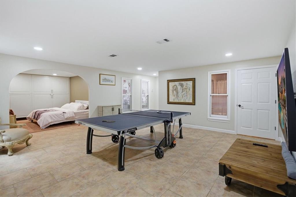 4900 Walnut Grove