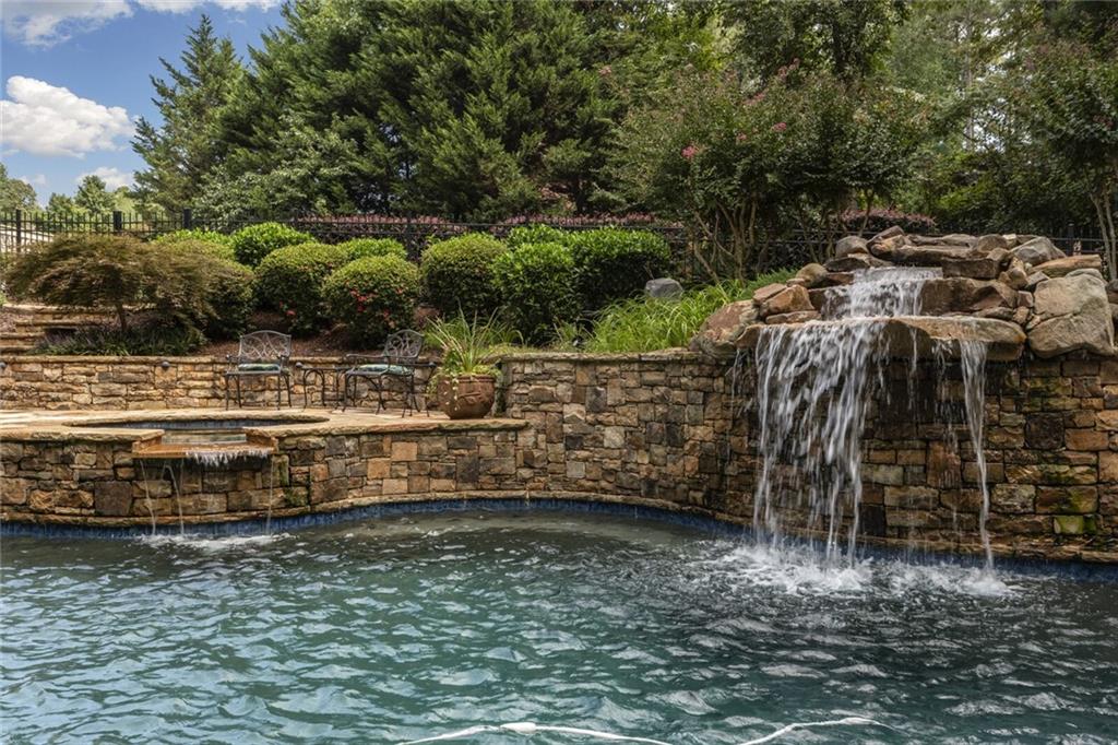 880 Colonial Lane