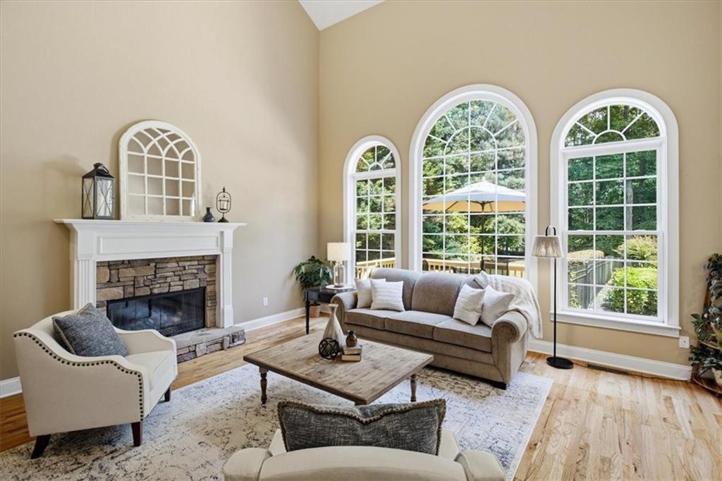 880 Colonial Lane
