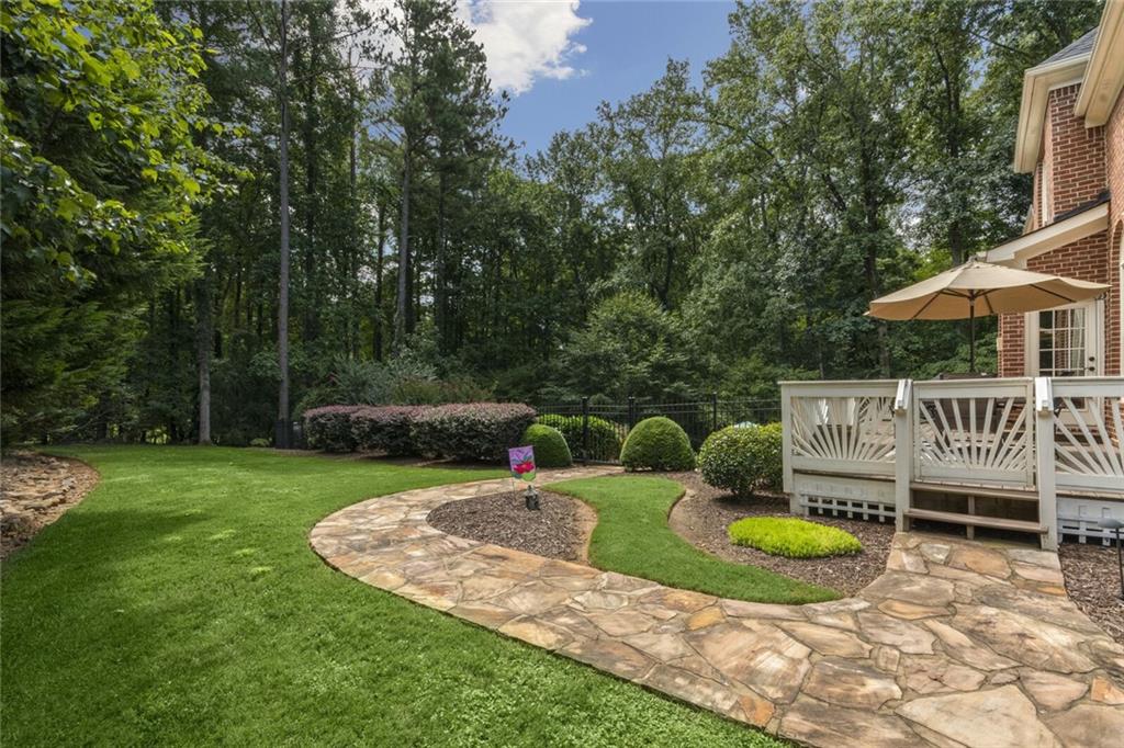 880 Colonial Lane