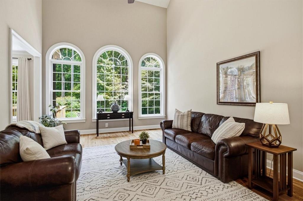 880 Colonial Lane