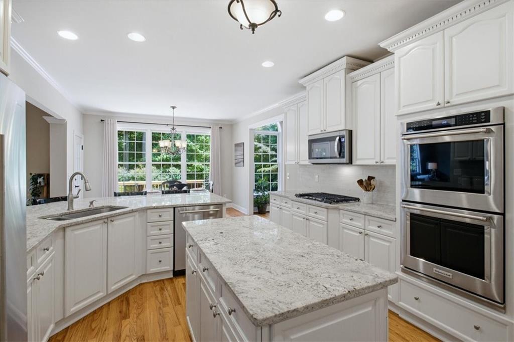 880 Colonial Lane