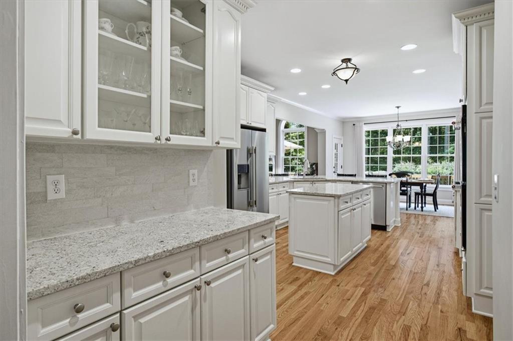 880 Colonial Lane