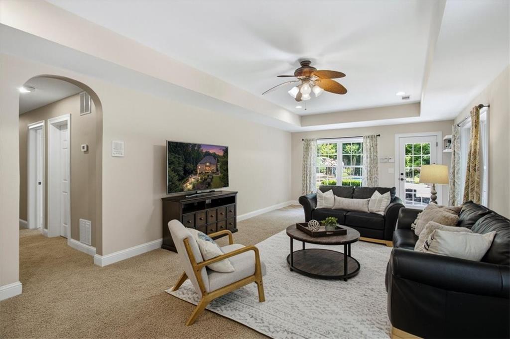 880 Colonial Lane