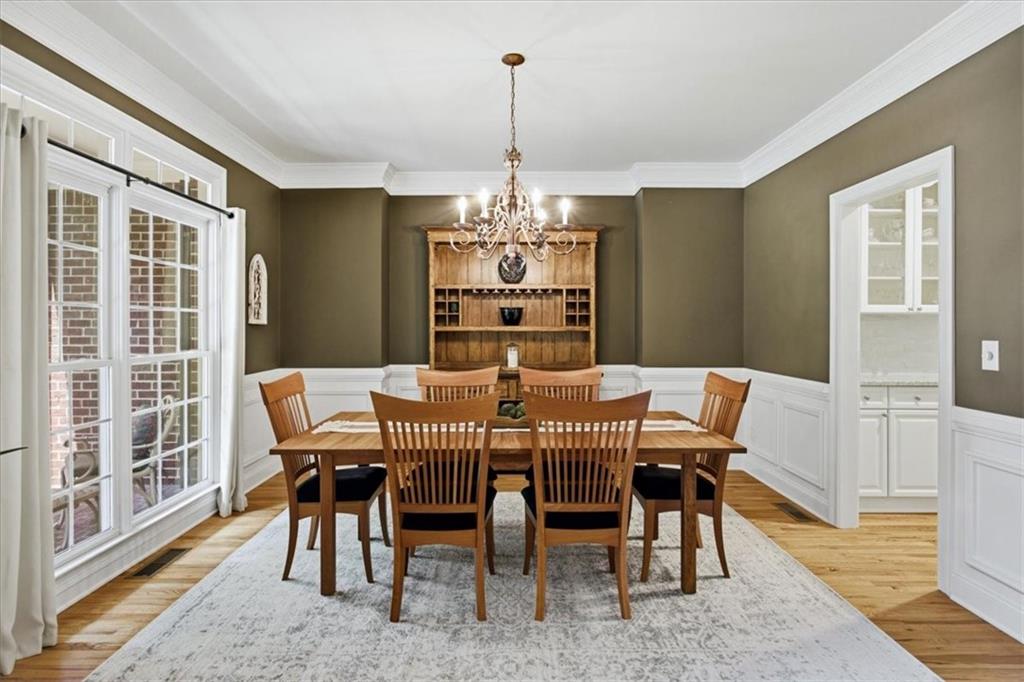 880 Colonial Lane