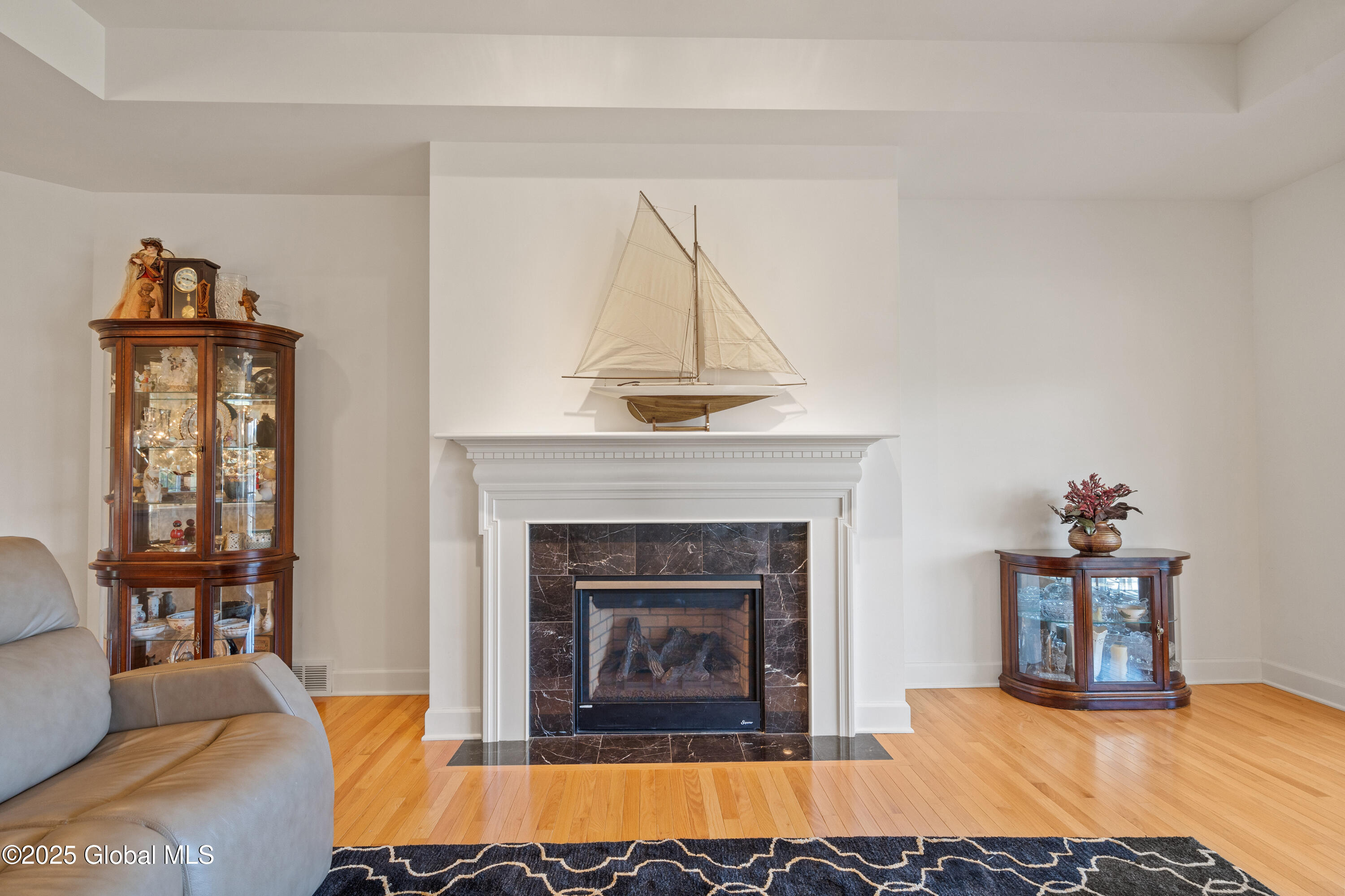 3 Riverside Court