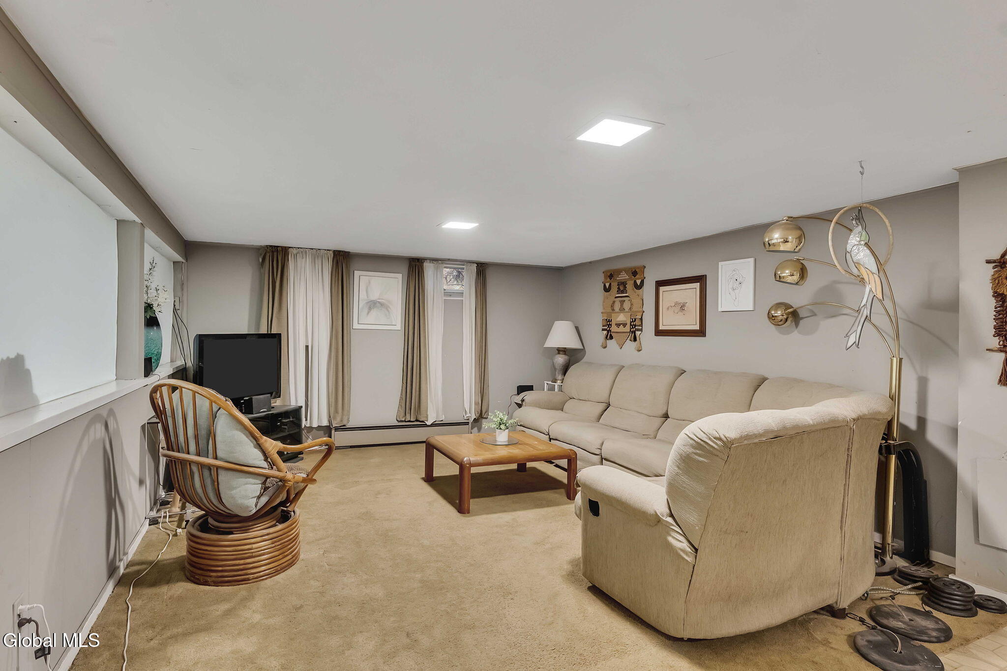 16 Huntwood Drive